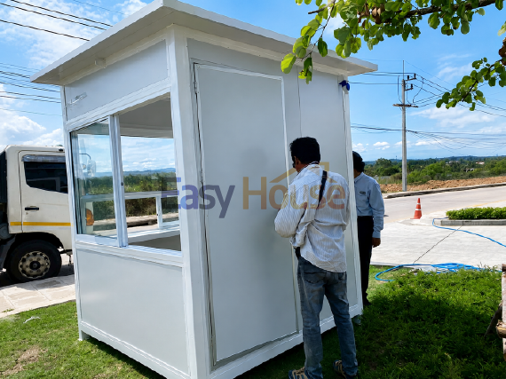 ทีมงานตรวจสอบป้อมยาม TEH-GB11 หน้า Sales Gallery ก่อนส่งมอบ